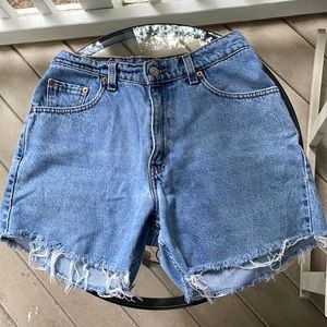 Levi’s High Waisted Relaxed Fit Shorts Size 7